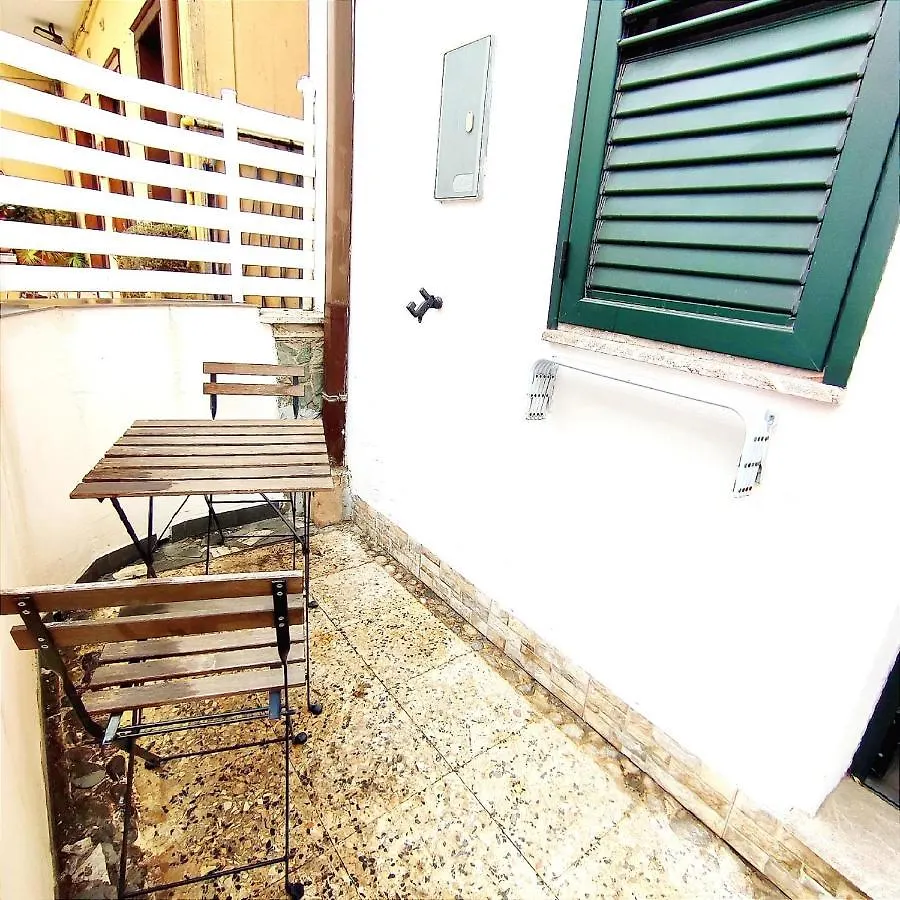Passi Di Mare Rooms Giardini Naxos 3*,